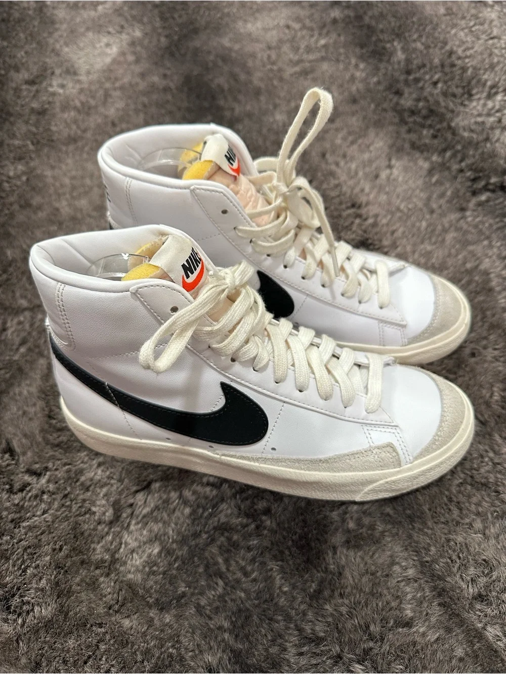 Nike White Black Blazer Mid '77 Vintage Sneakers Sz 8.5 Streetwear Skater Indie